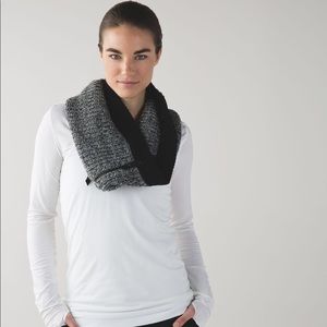Lululemon Falling Freely Neck Warmer